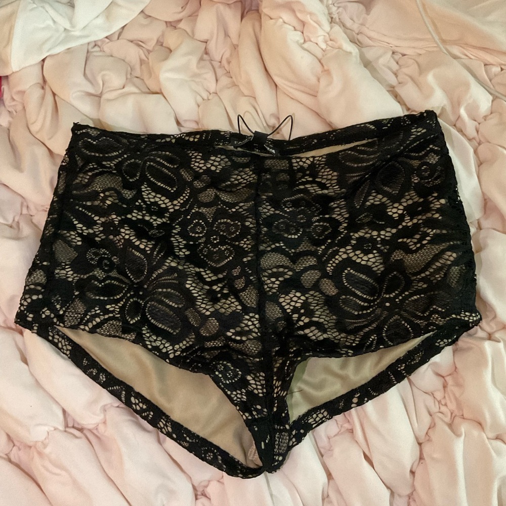 Fashion Nova Lace Micro shorts